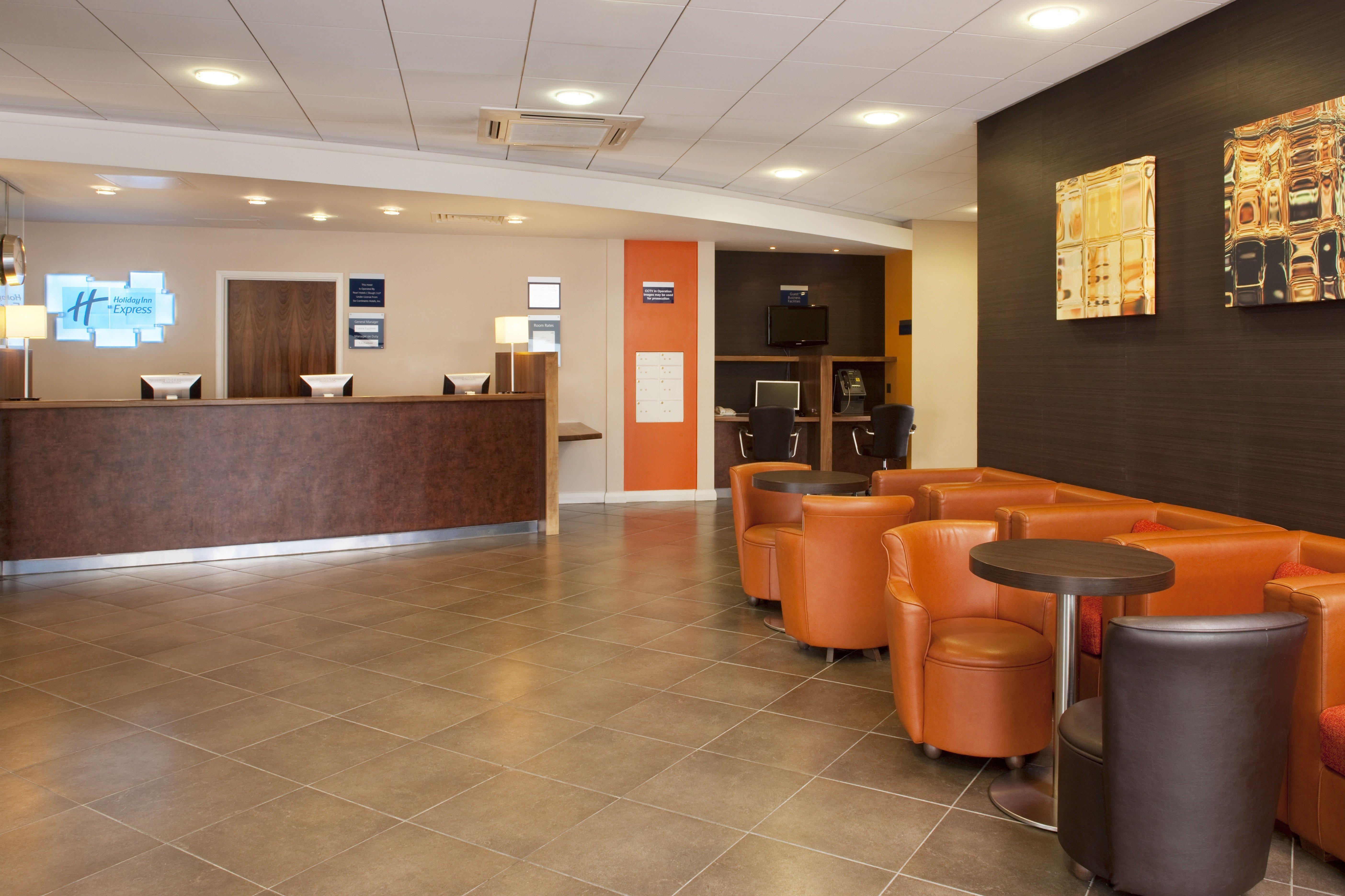 Holiday Inn Express Slough Ngoại thất bức ảnh
