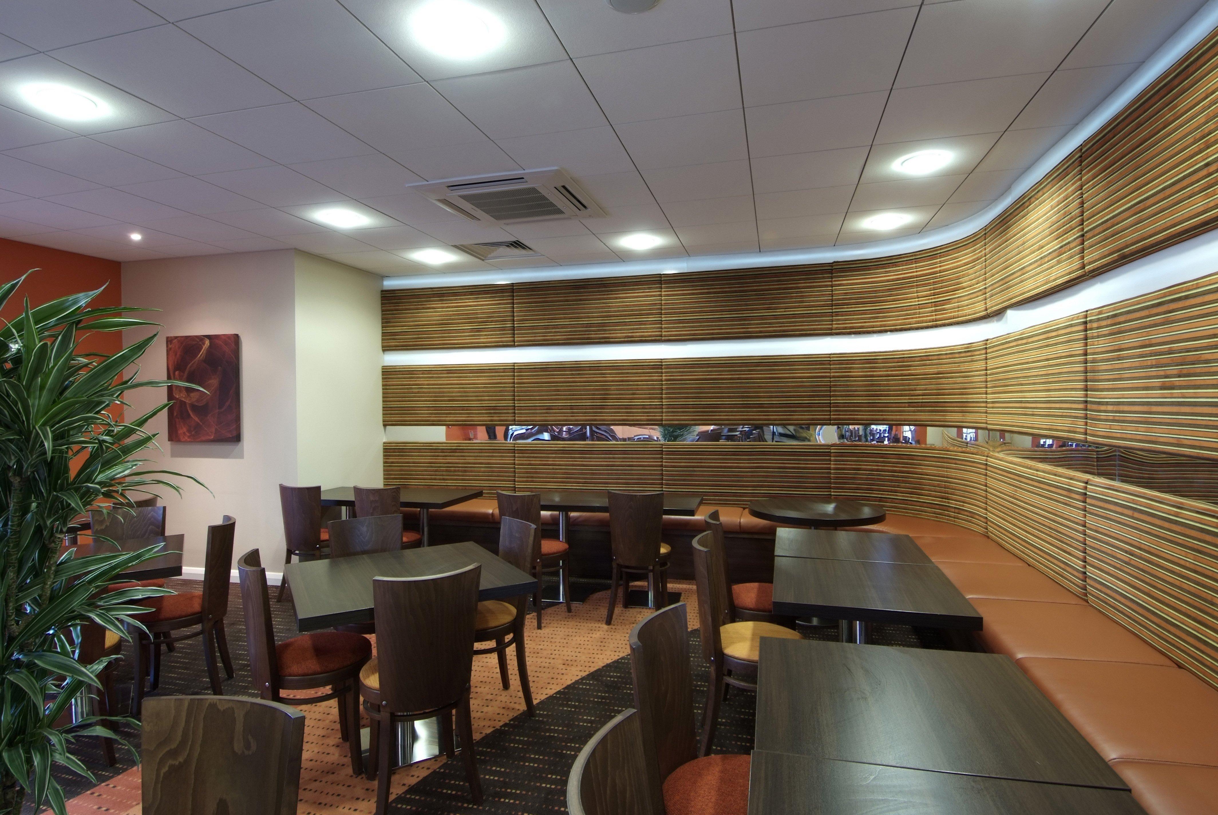 Holiday Inn Express Slough Ngoại thất bức ảnh