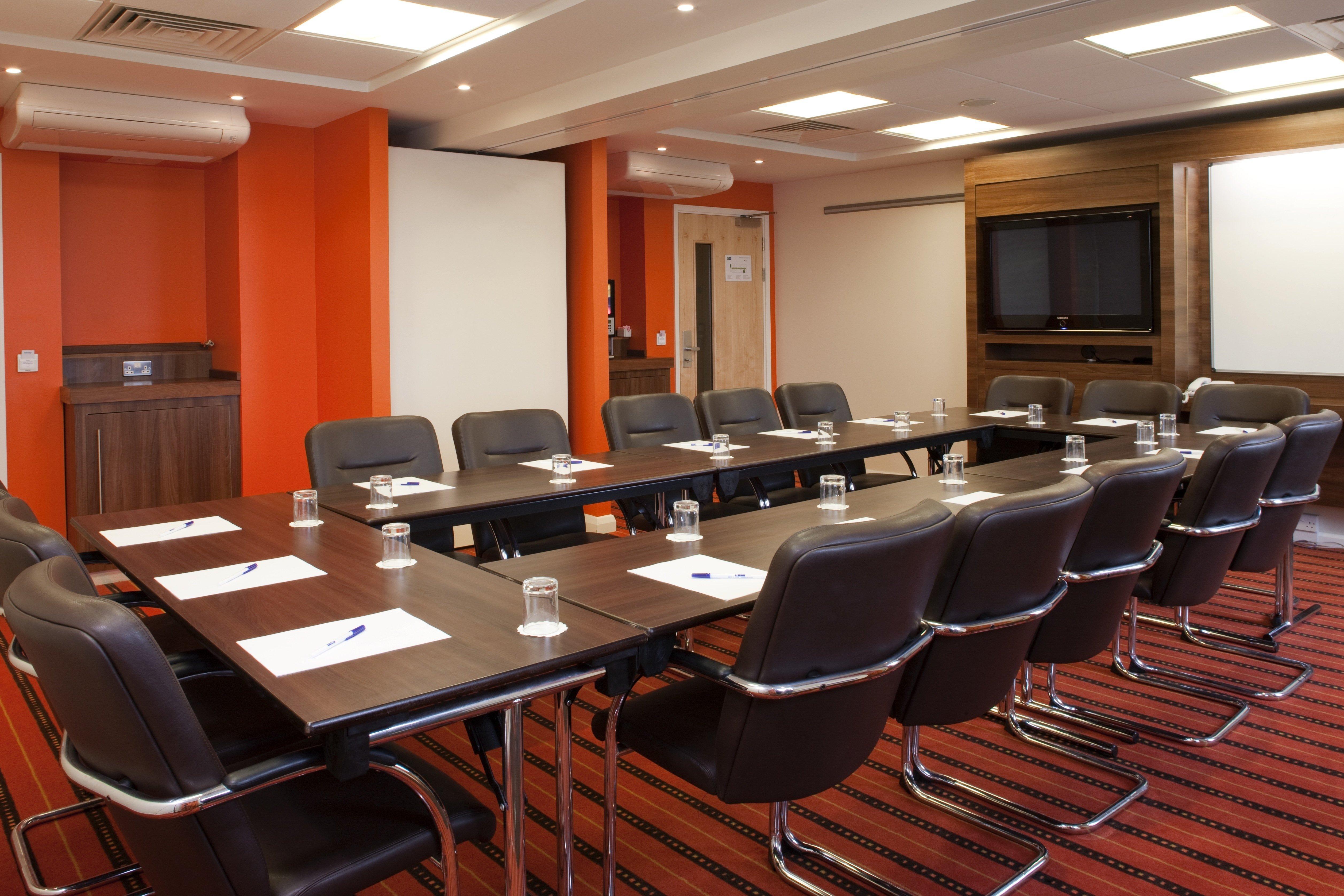 Holiday Inn Express Slough Ngoại thất bức ảnh