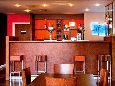 Holiday Inn Express Slough Ngoại thất bức ảnh